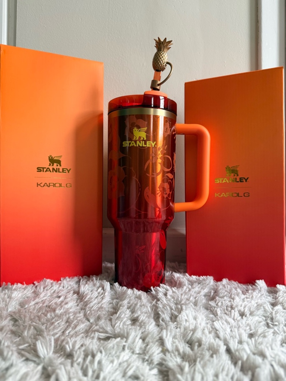 *BRAND NEW* 30oz Stanley x Karol G Tumbler - Picture 5 of 7